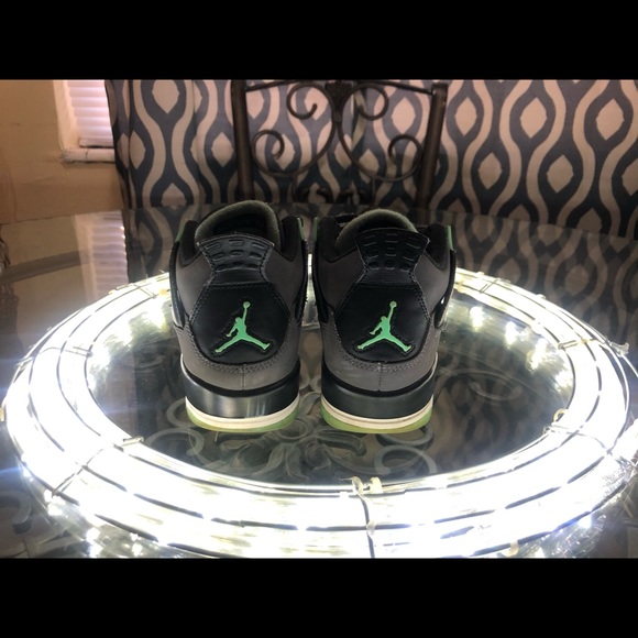 Air Jordan Retro 4 “Green Glow” - Picture 3 of 4